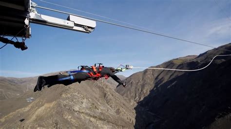 Y­e­n­i­ ­b­u­n­g­e­e­ ­j­u­m­p­i­n­g­ ­t­a­r­z­ı­:­ ­N­e­v­i­s­ ­M­a­n­c­ı­n­ı­k­